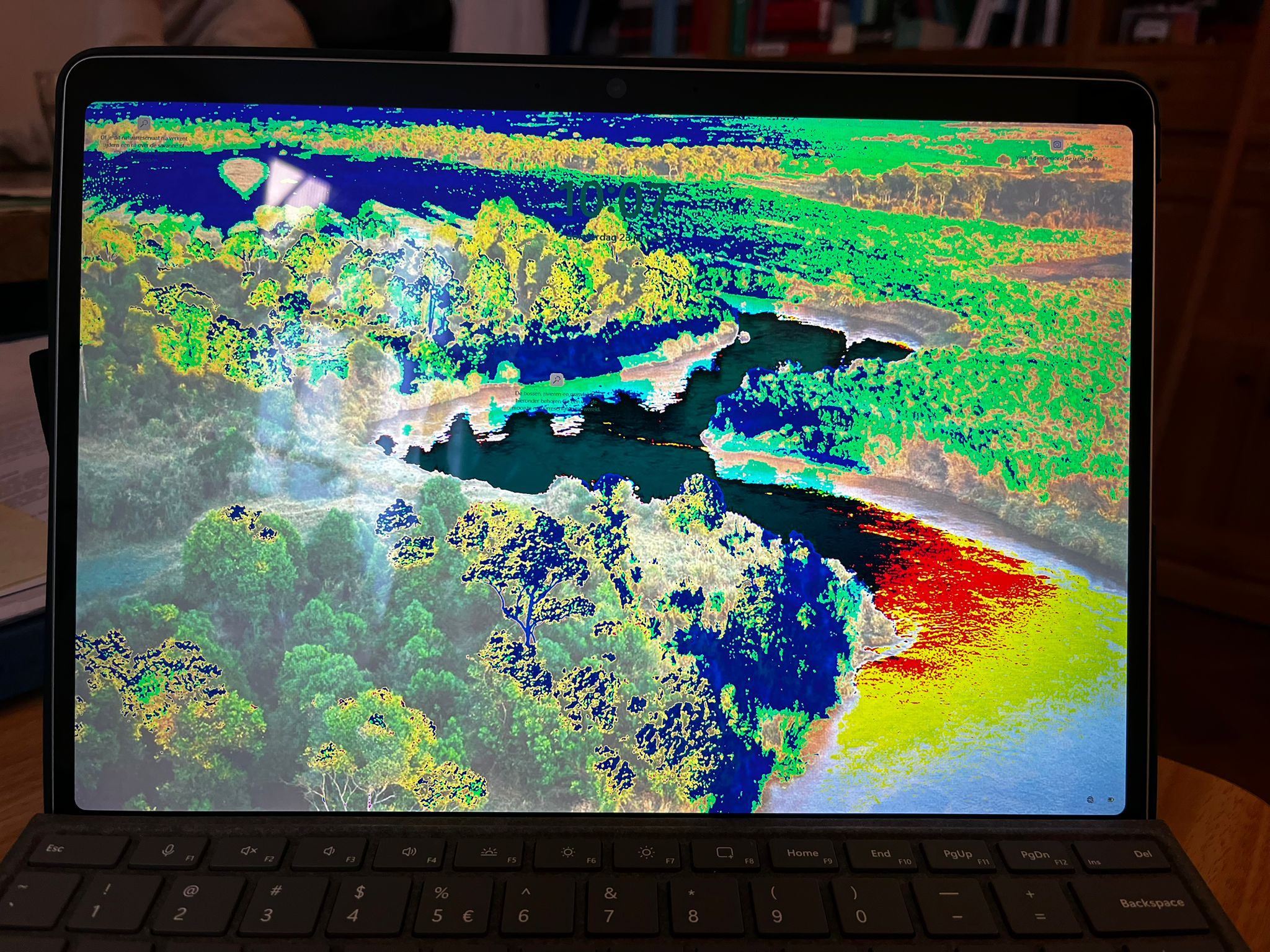 brand new Surface pro shows wrong colors - Microsoft Q&A