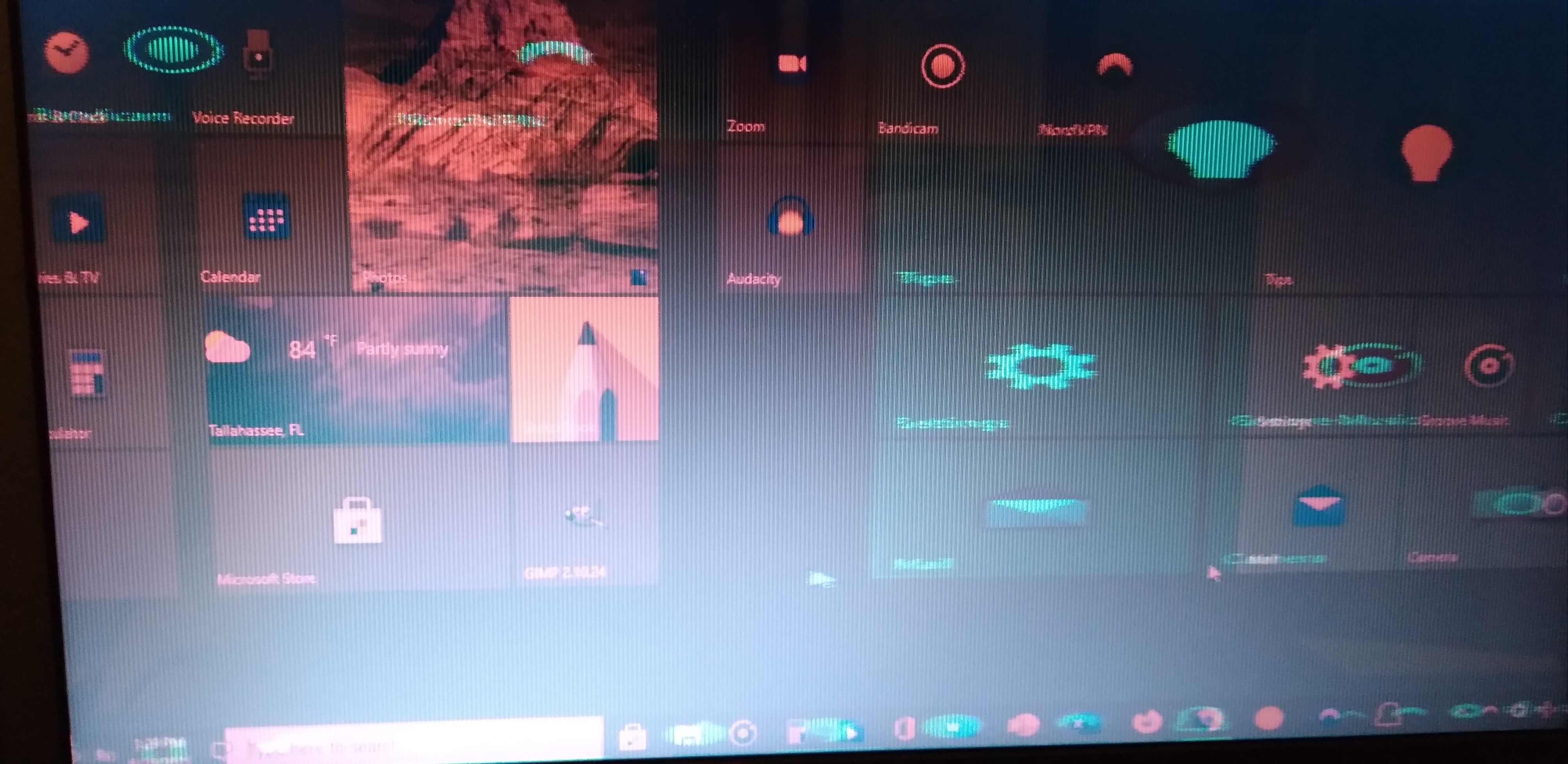 Screen suddenly looks distorted and coloring is ruined (Windows 10 ...