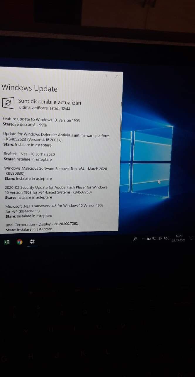 Update to Windows 10 version 1903 stuck at 99% - Microsoft Q&A