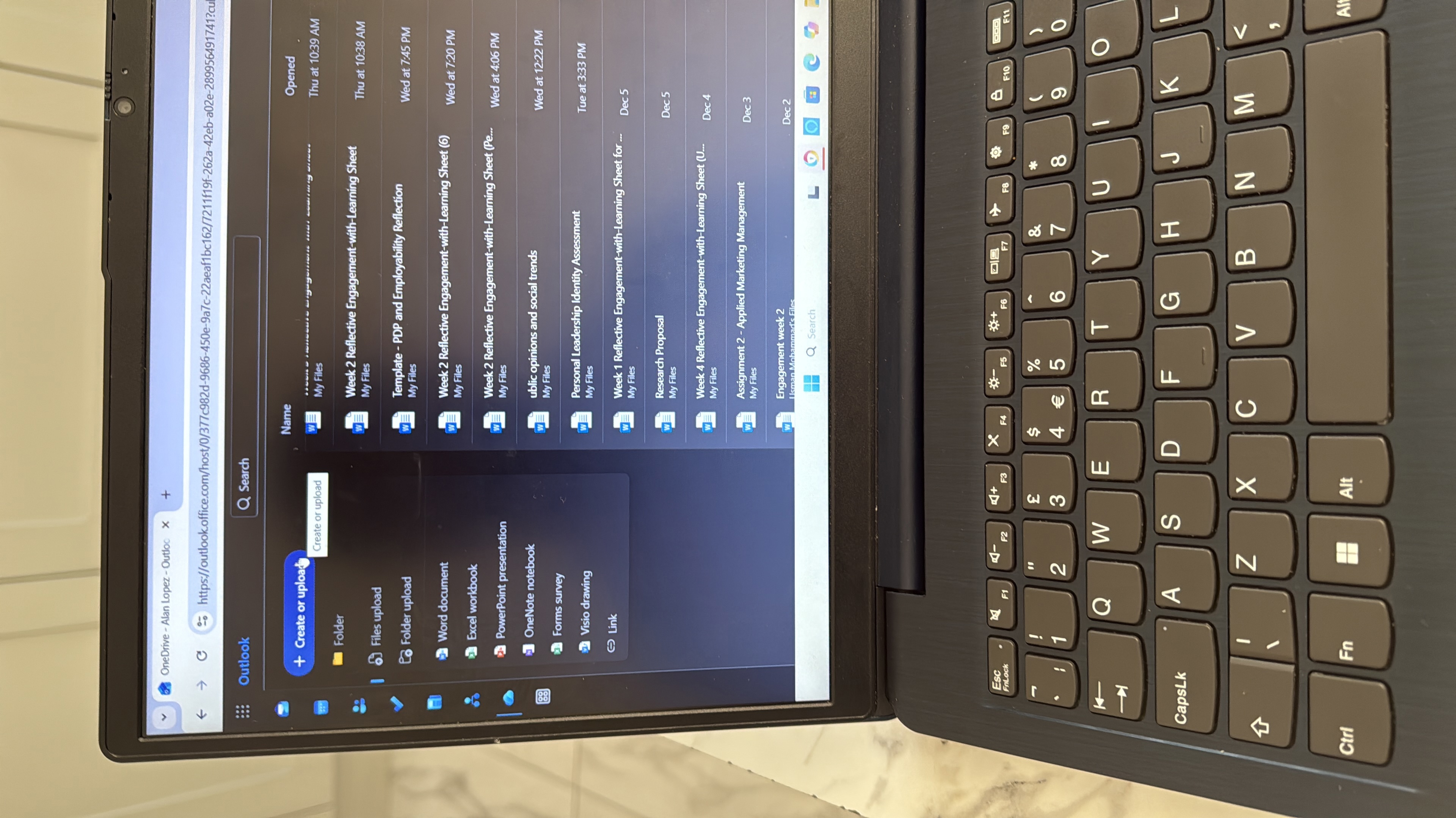 6C33DD5E-7D28-478C-B88B-0AB49DC1D254