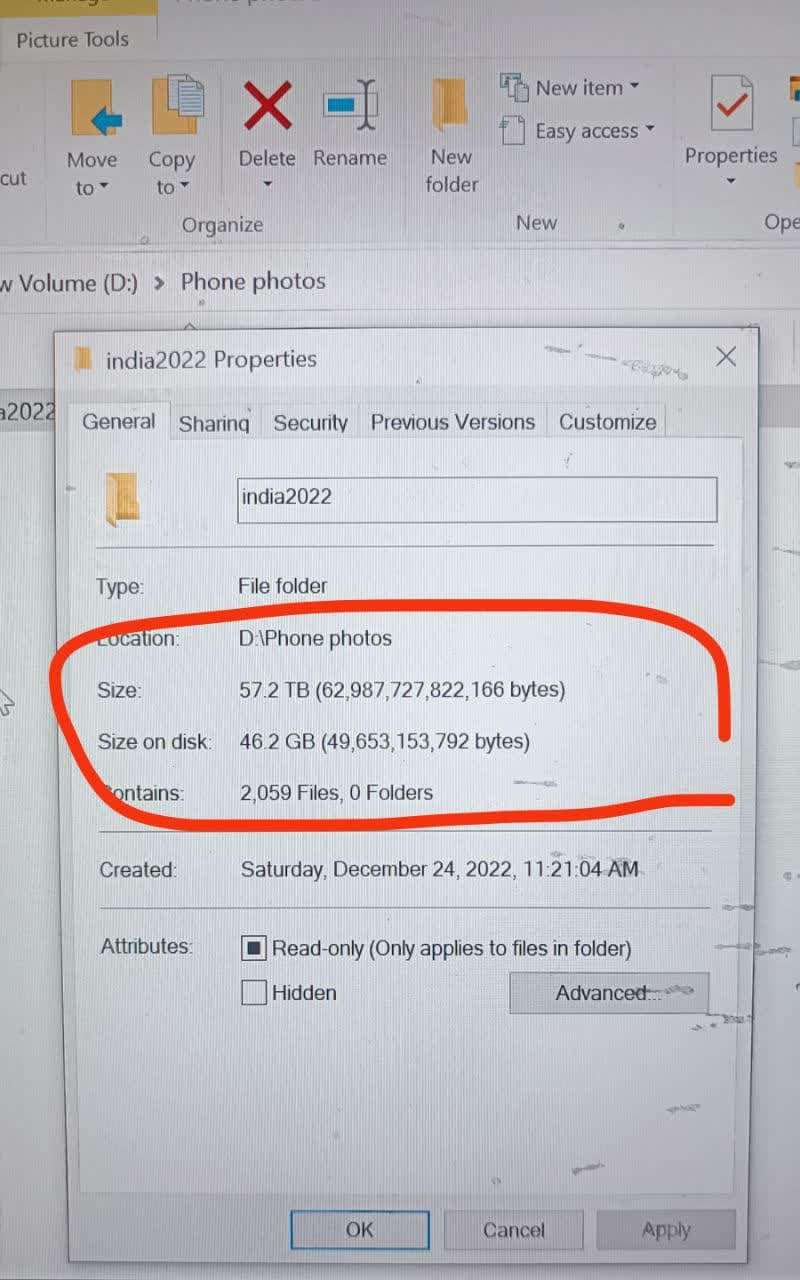 File Size on Disk shows a big fake size and i cannot open it ...