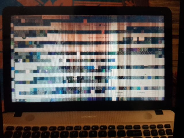 Laptop display distortion error. - Microsoft Q&A