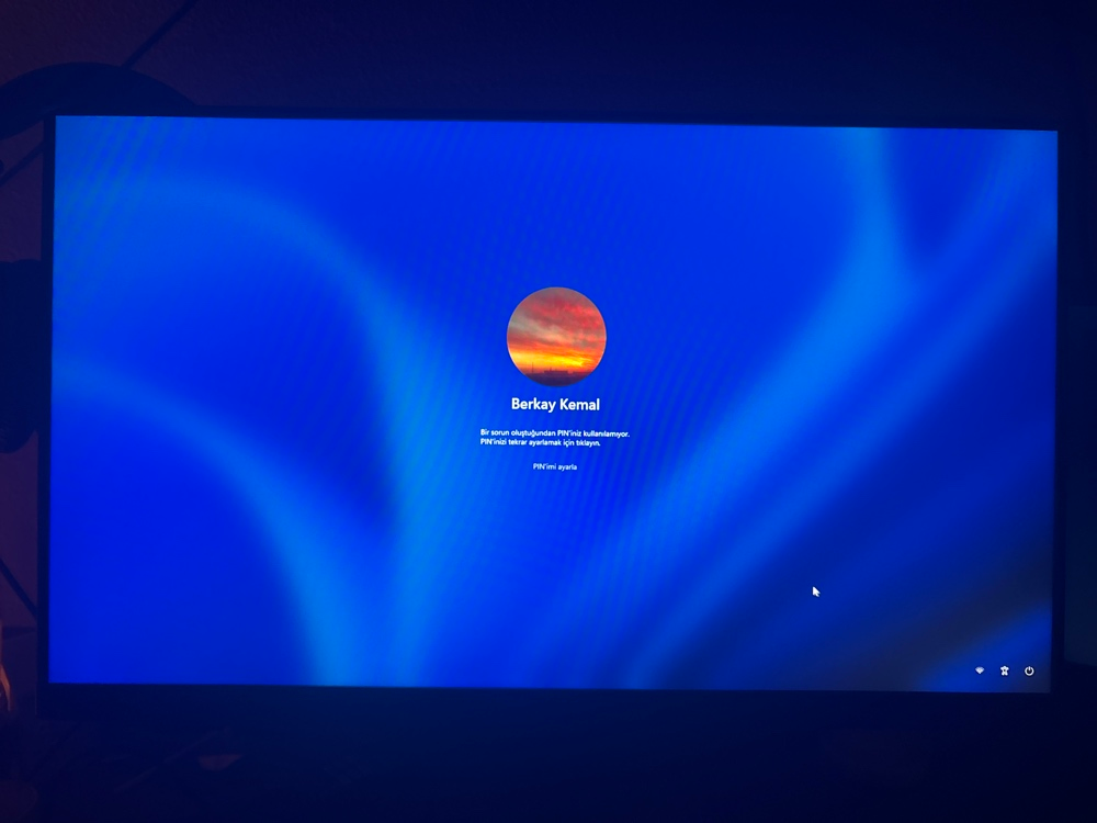 Seçilen resim, lightbox'ta gösteriliyor.