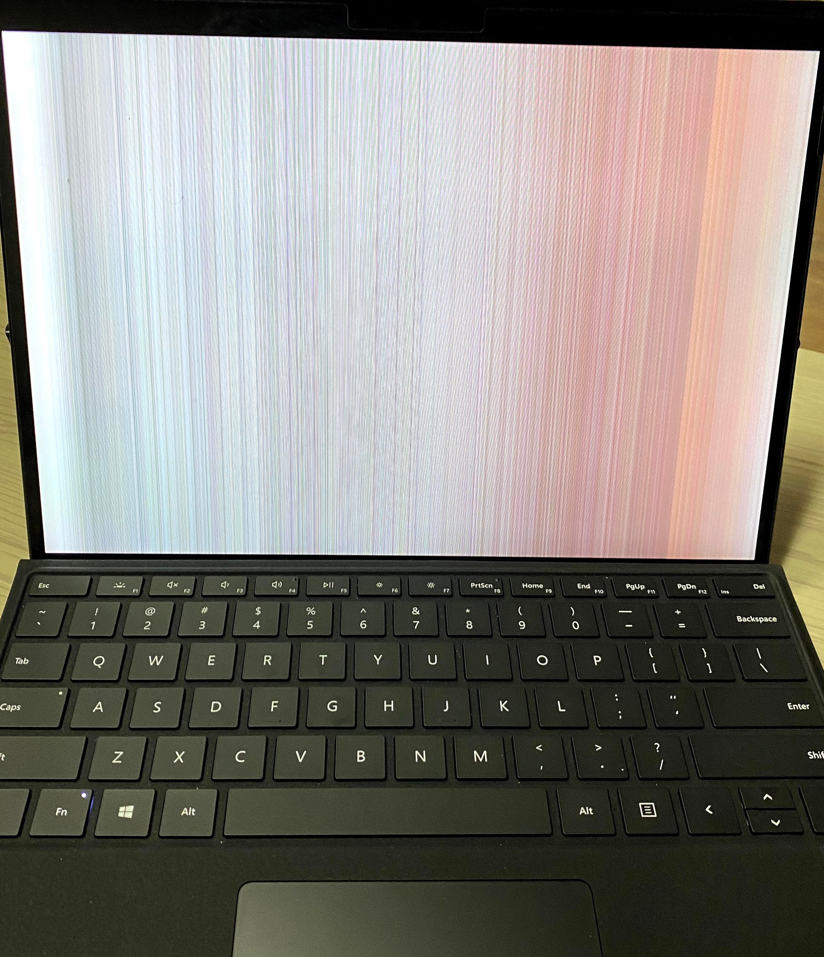 pc 画面 が 揺れる