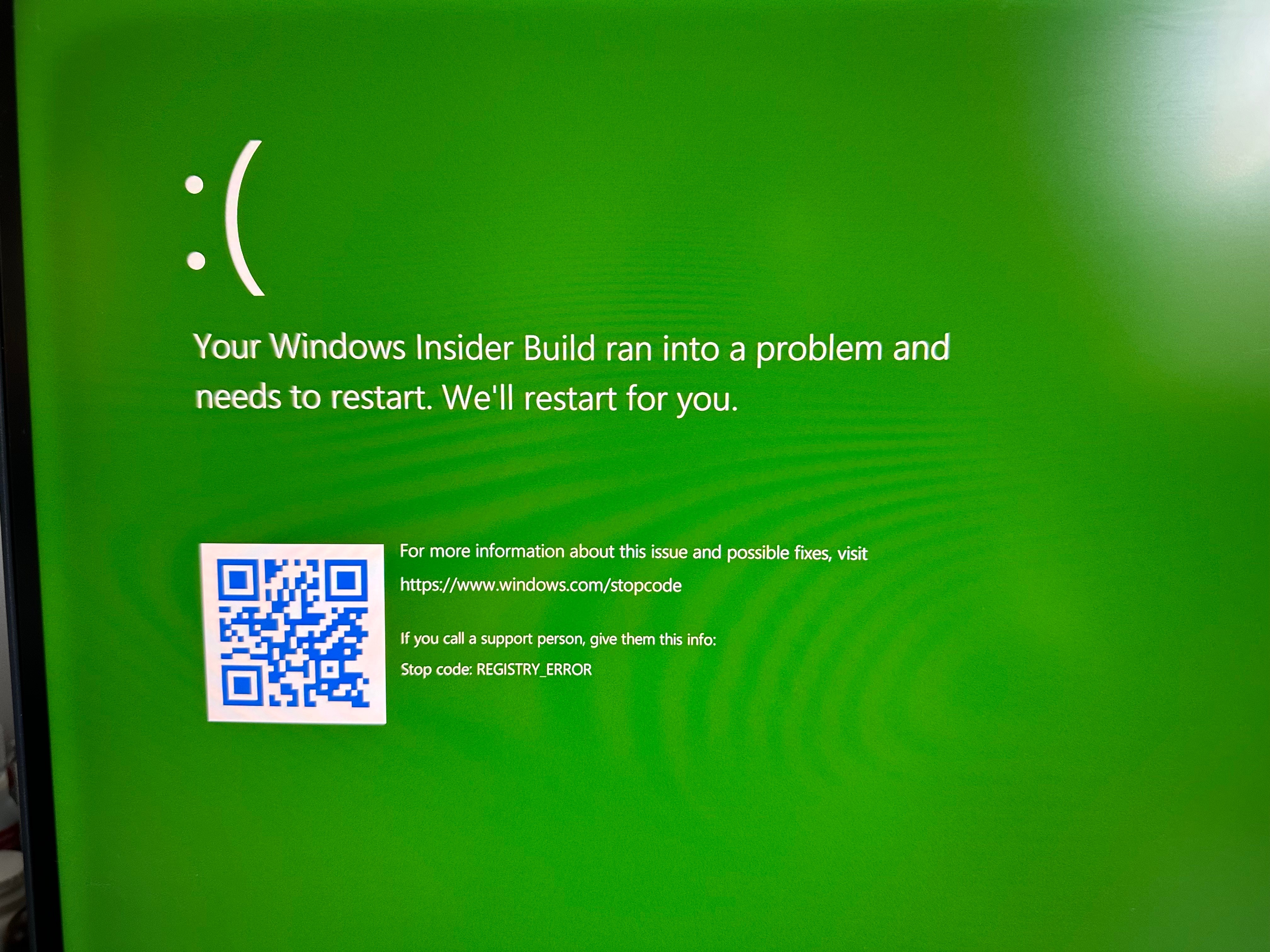 Green screen of death while booting - Microsoft Q&A