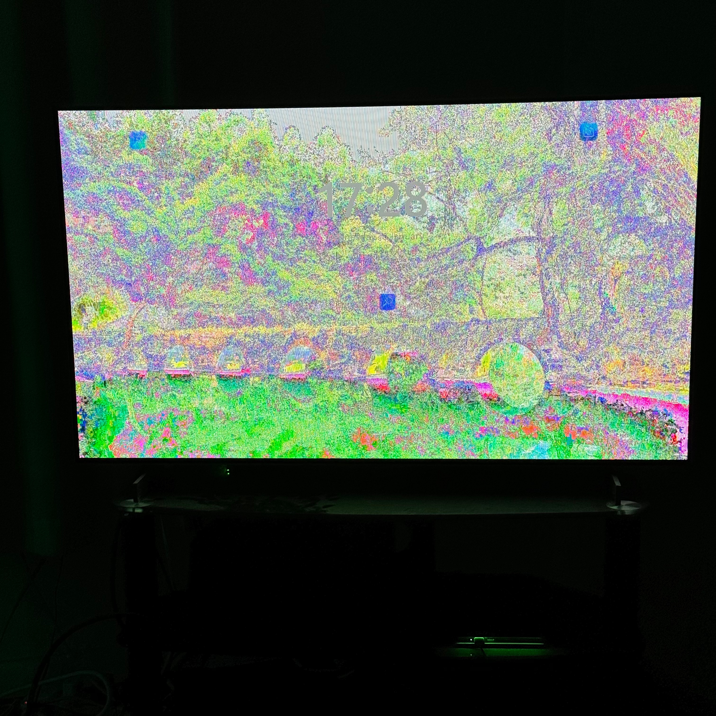 Weird Glitch with External Display - Microsoft Q&A