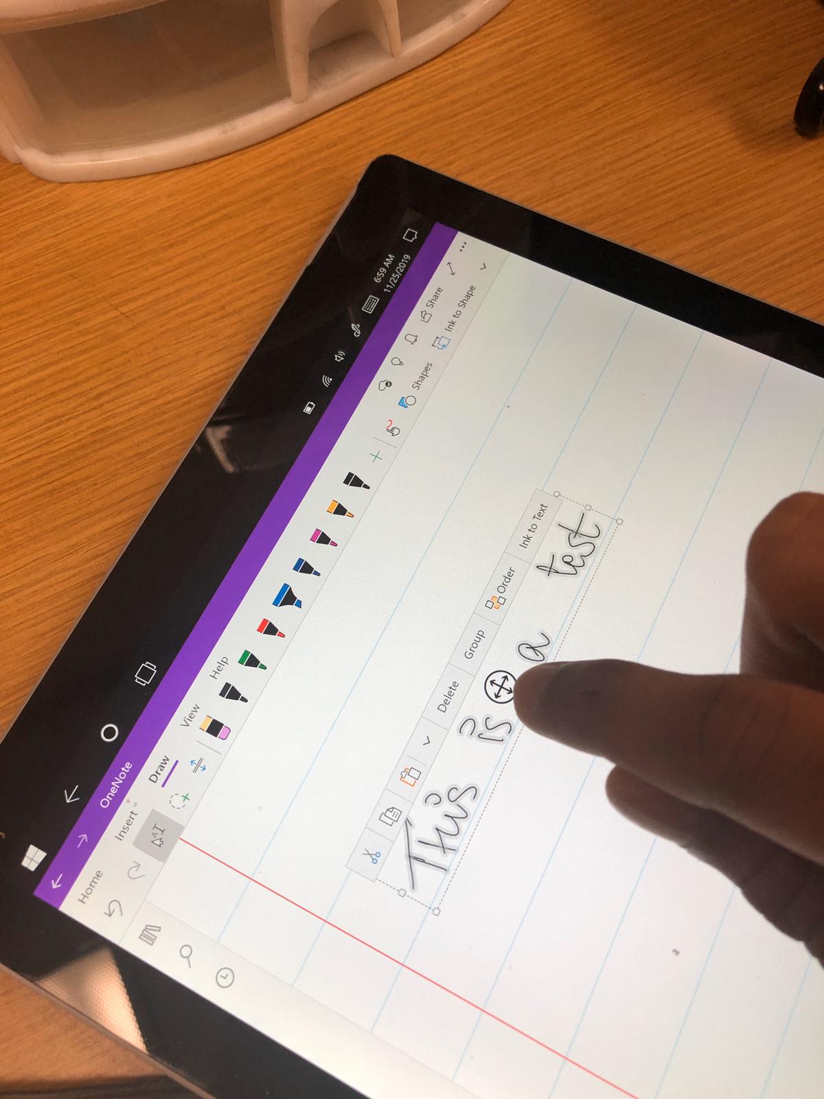 OneNote doesn't select strokes when using Pen, but does when using ...
