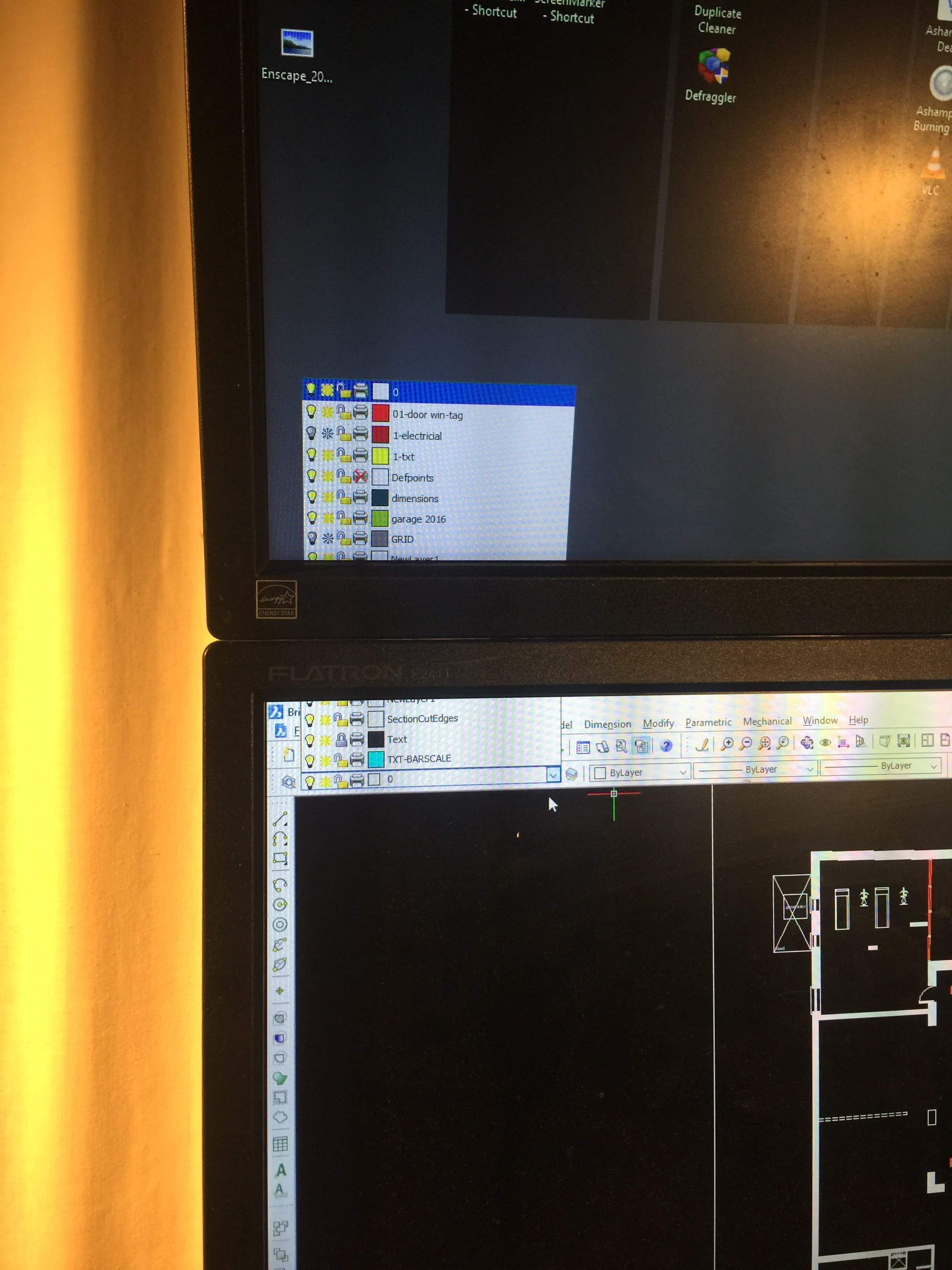 drop down menu now spills across monitors in Win 10 - Microsoft Q&A