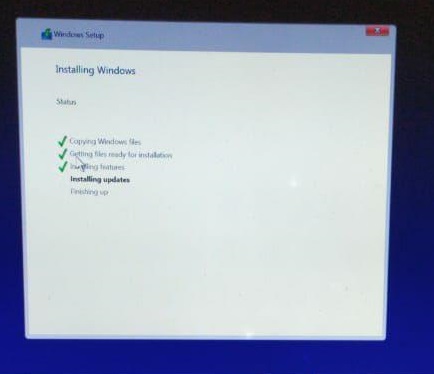 Windows 10 clean installation stuck on 'copying windows files' for a ...