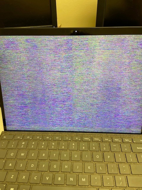Screen keeps turning rainbow while on zoom - Microsoft Q&A