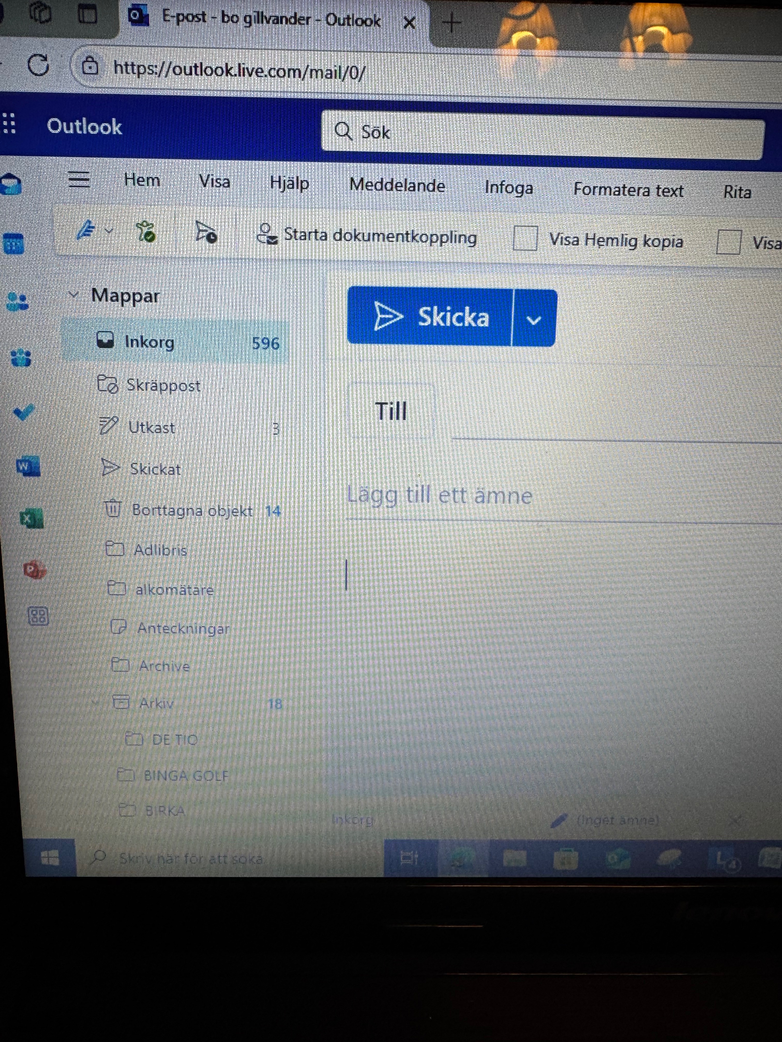 Adjusting font size in Outlook's email settings.