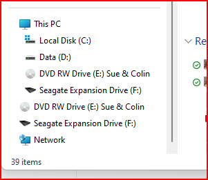 2x CD/DVD internal drives and 2 external USB hardrives showing in ...