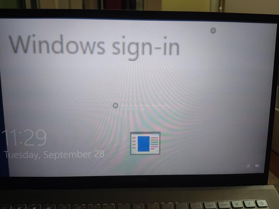เปิดเครื่อง Windows 10 แล้วหน้าจอค้างอยู่ที่ Windows sign-in ครับ ...