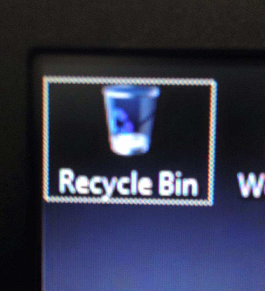 Dotted Border around Desktop Icons - Microsoft Q&A