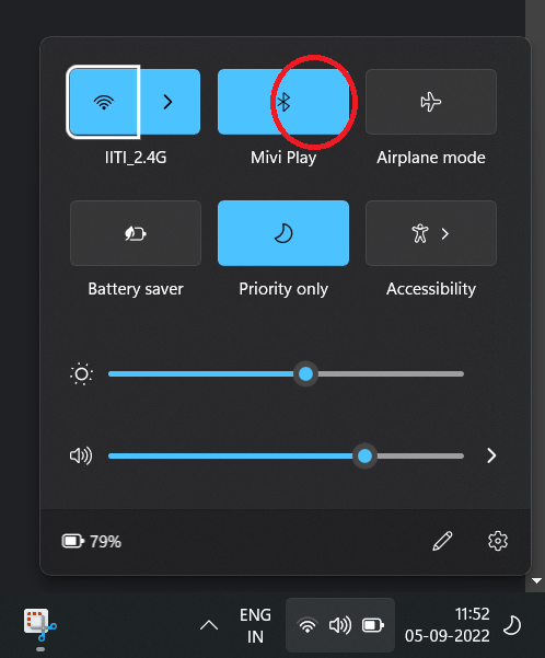 The BT notification area icon is not showing the arrow for available ...