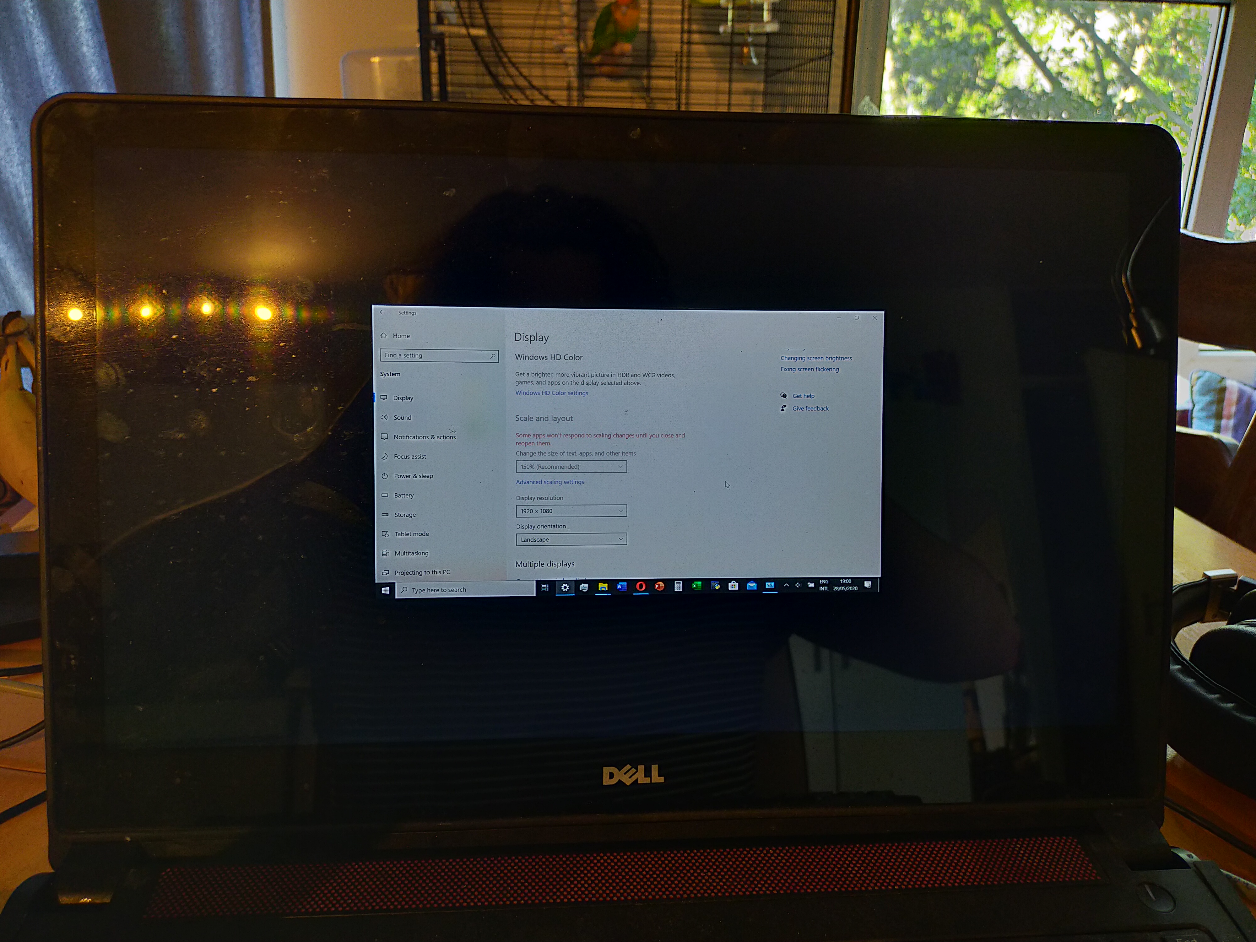 display settings on less than maximum gives a smaller screen instead of ...
