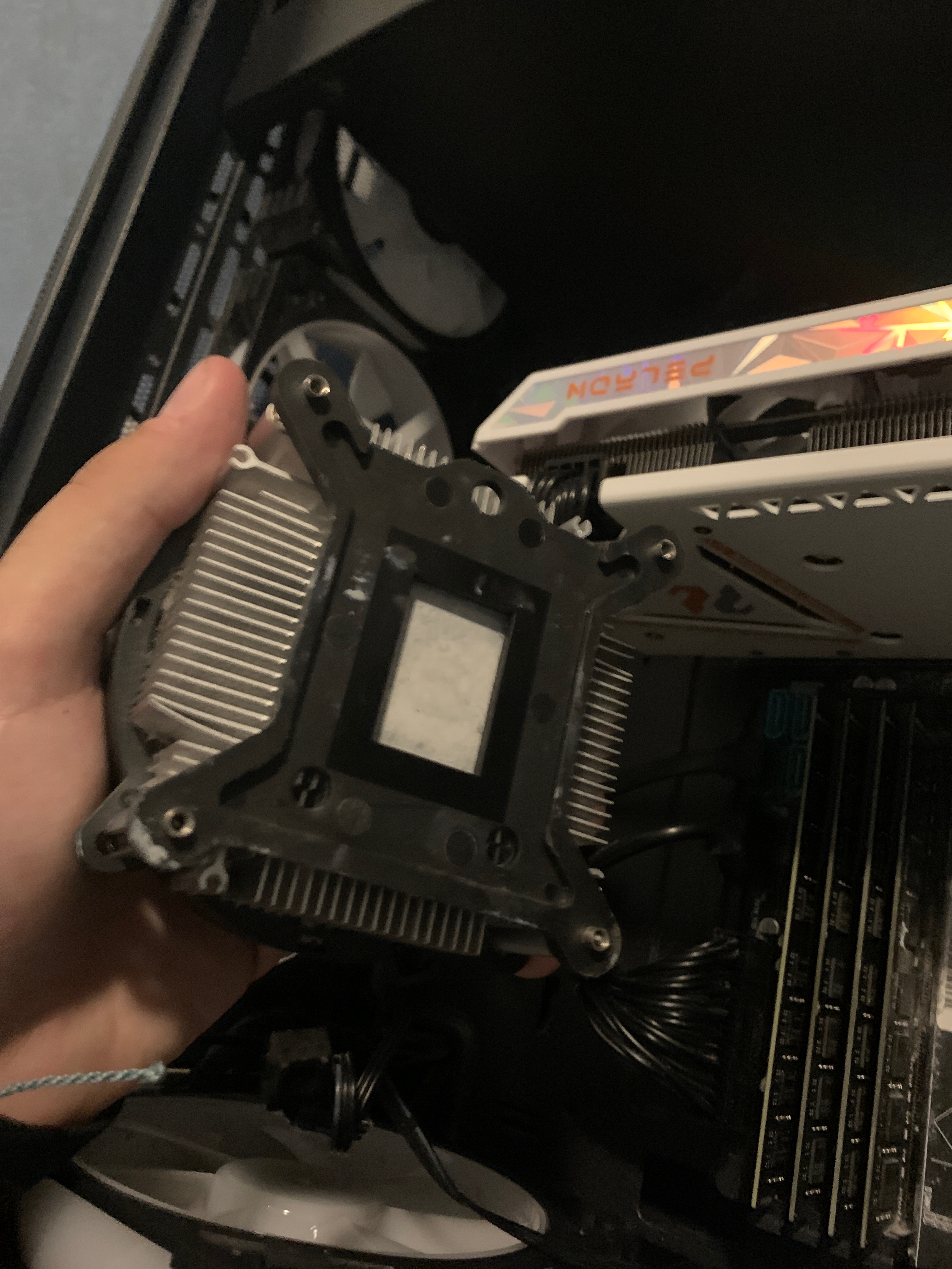 My CPU fan screws won’t lock in - Microsoft Q&A